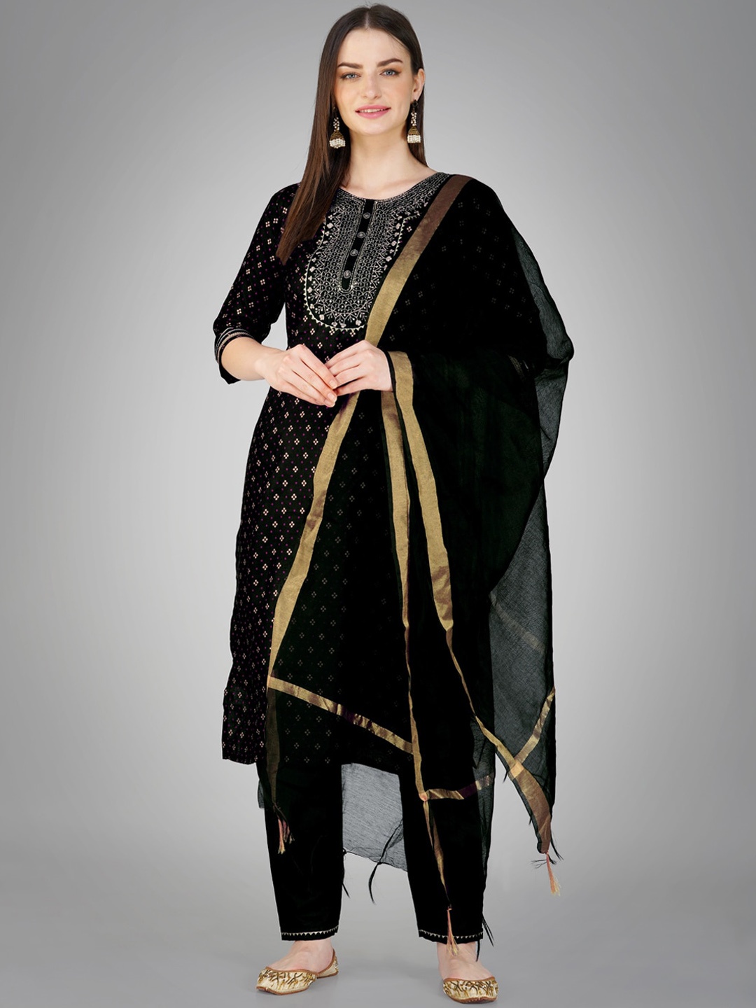 

ARADHNA Ethnic Motifs Printed Sequinned Kurta With Trouser & Dupatta, Black