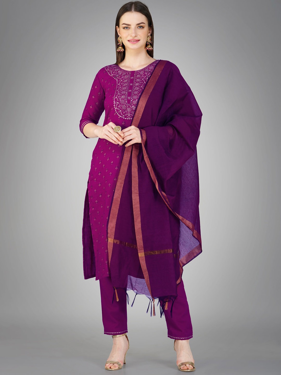 

ARADHNA Ethnic Motifs Printed Gotta Patti Kurta & Trouser With Dupatta, Purple