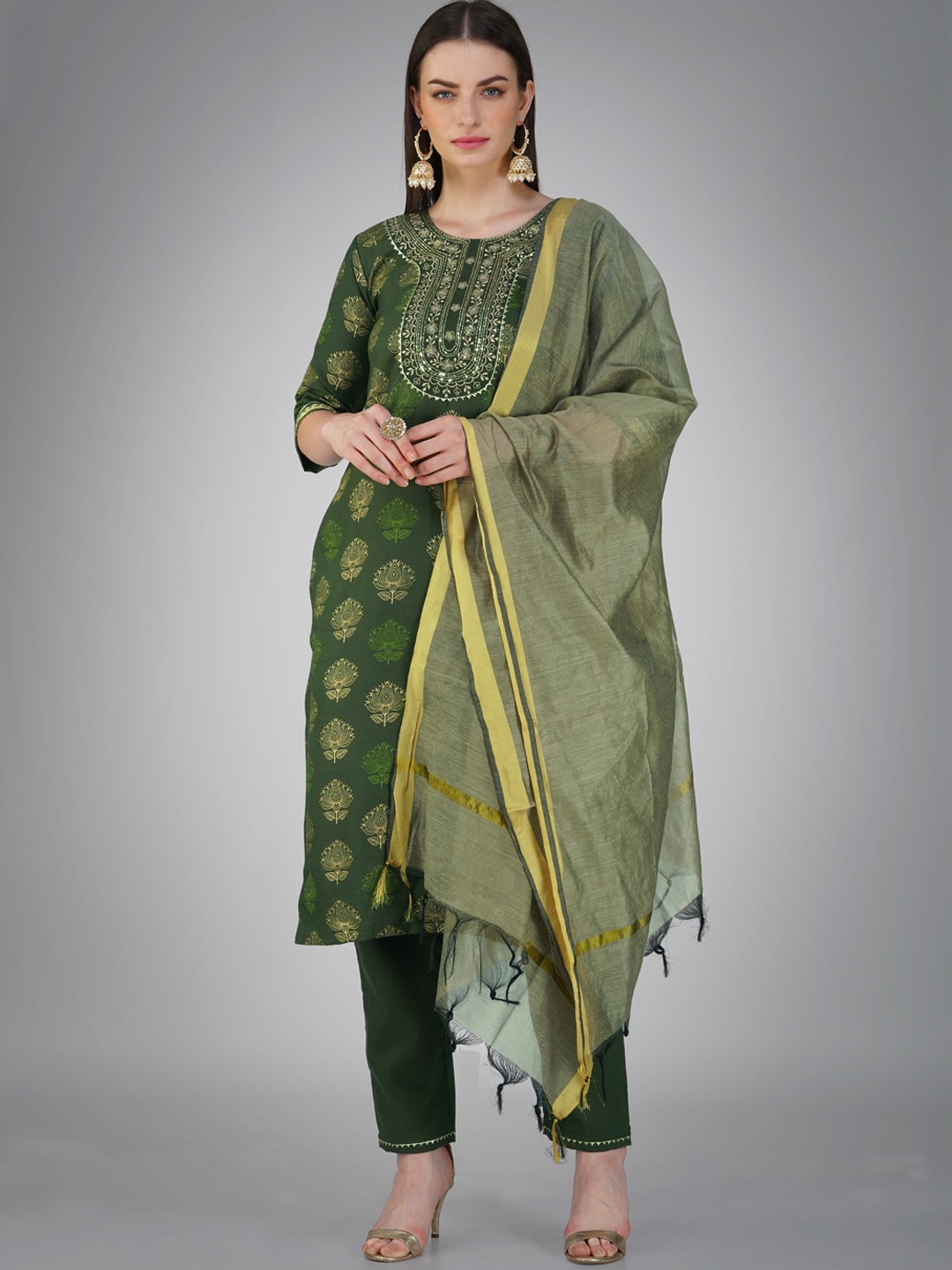 

ARADHNA Ethnic Motifs Printed Sequinned Kurta With Trouser & Dupatta, Green