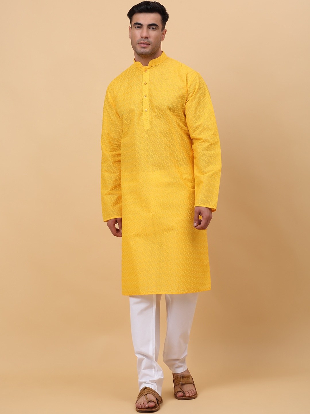 

KRAFT INDIA Ethnic Motifs Embroidered Kurta with Pyjamas, Yellow