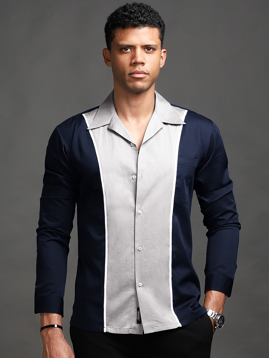 

CESARI LONDON Premium Colourblocked Cuban Collar Pure Cotton Casual Shirt, Navy blue