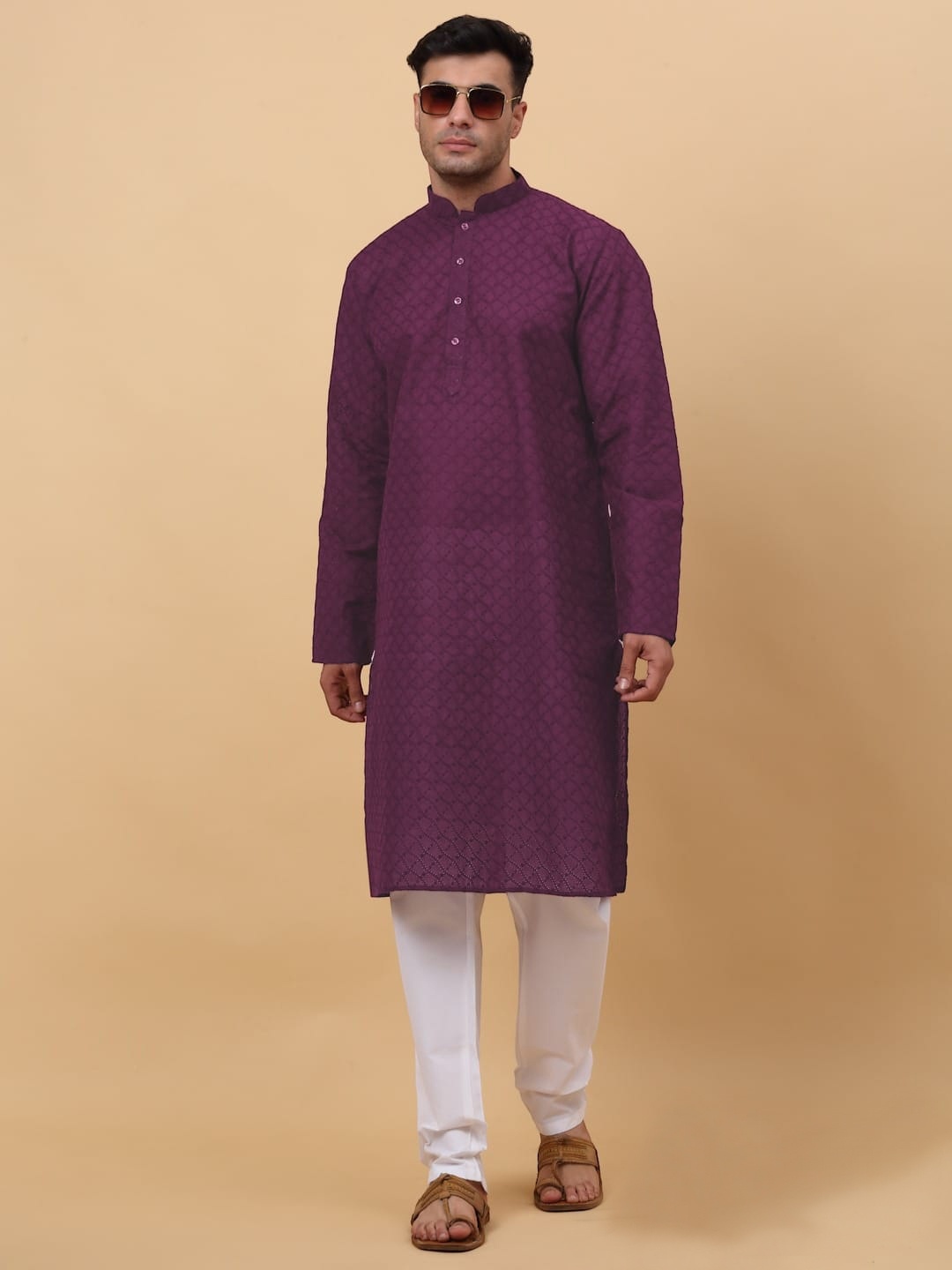 

KRAFT INDIA Ethnic Motifs Embroidered Chikankari Kurta, Maroon