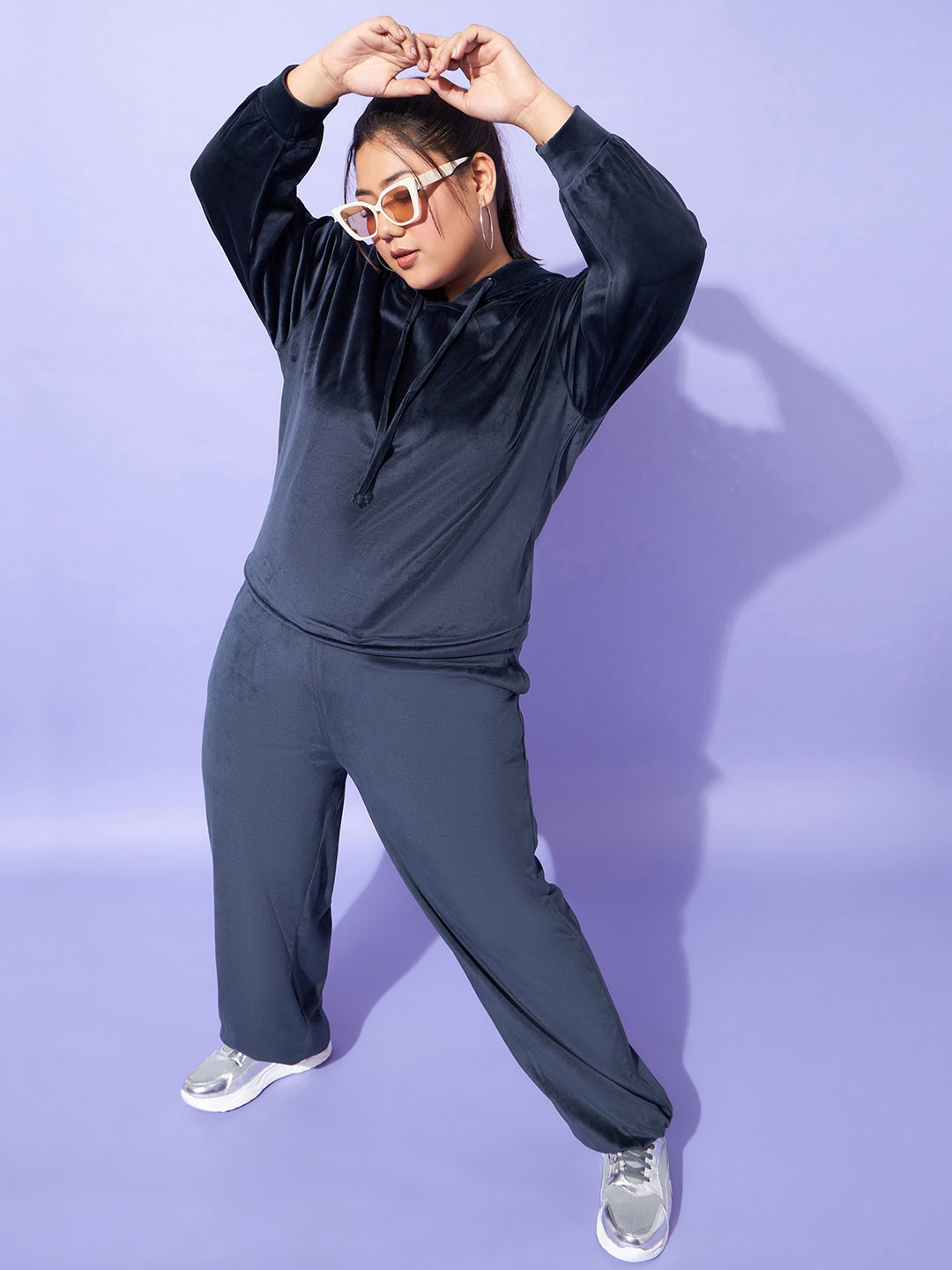 

SASSAFRAS Curve Plus Size Hooded Sweatshirt & Joggers, Navy blue