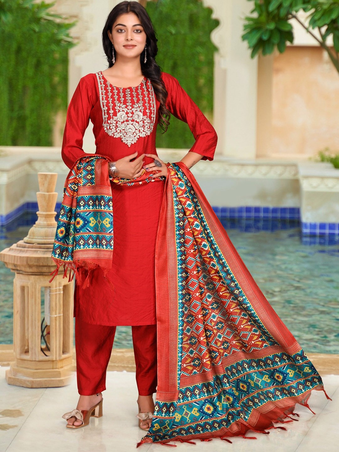 

Growdamy Floral Embroidered Regular Kurta with Trousers & Dupatta, Red