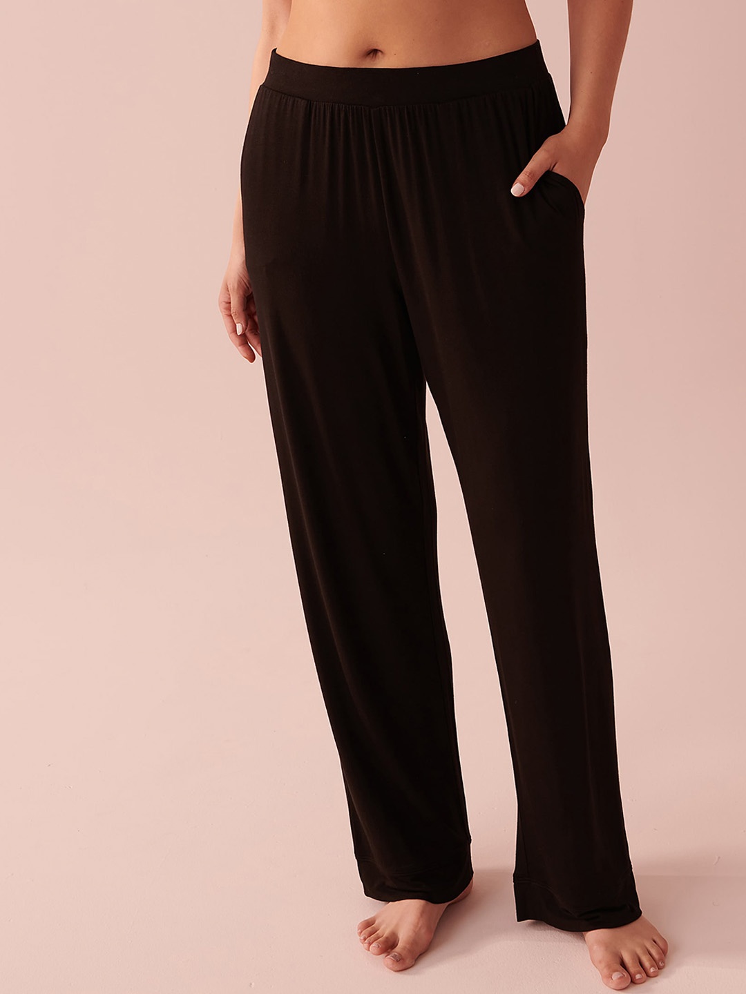 

La Vie en Rose Women Mid Rise Lounge Pants, Black