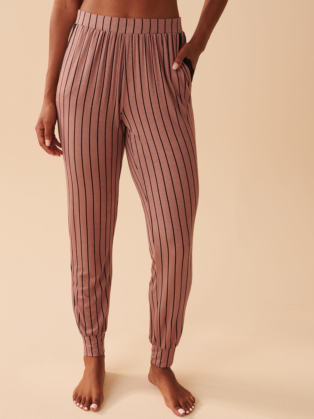 

La Vie en Rose Women Striped Lounge Joggers, Brown