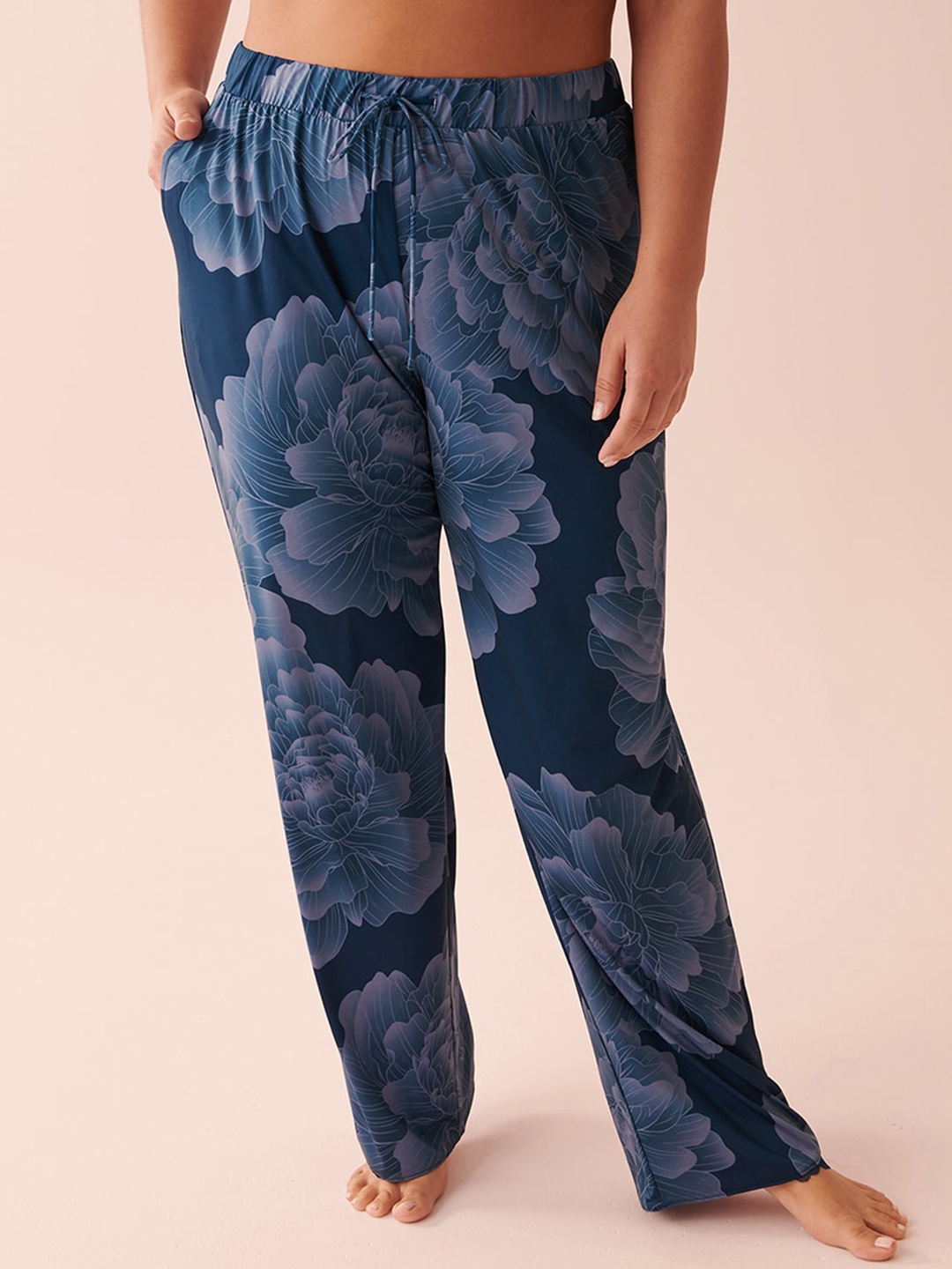 

La Vie en Rose Women Printed Mid-Rise Straight Lounge Pants, Blue