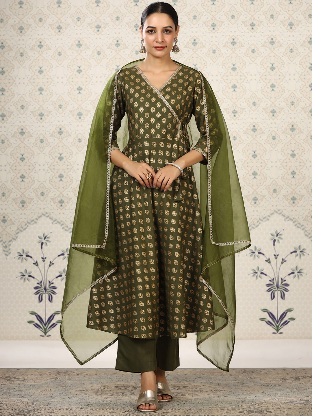 

Ode by House of Pataudi Ethnic Motifs Printed Angrakha Kurta With Trousers & Dupatta, Green