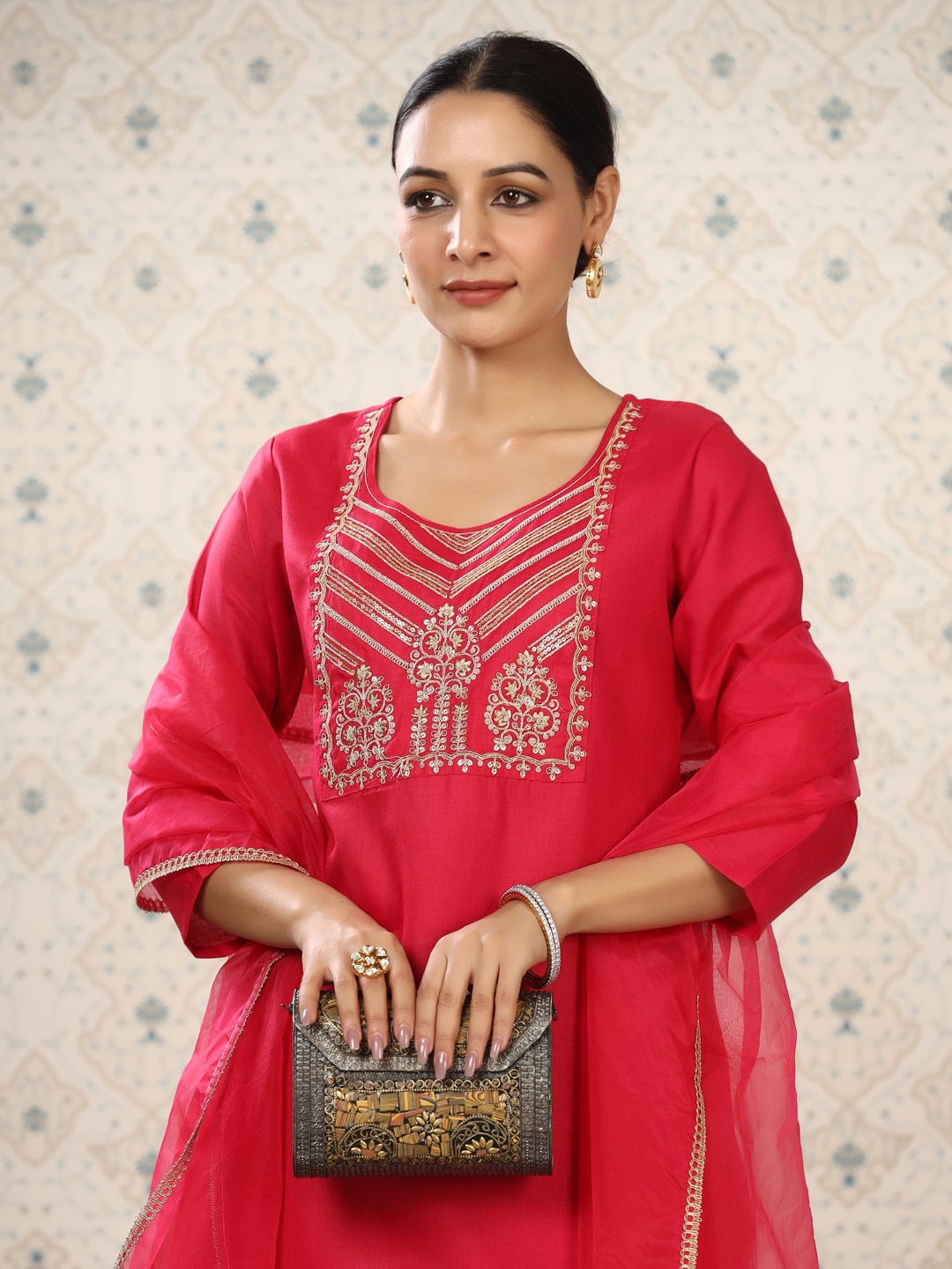 

Ode by House of Pataudi Floral Yoke Design Zari Kurta With Trousers & Dupatta, Pink