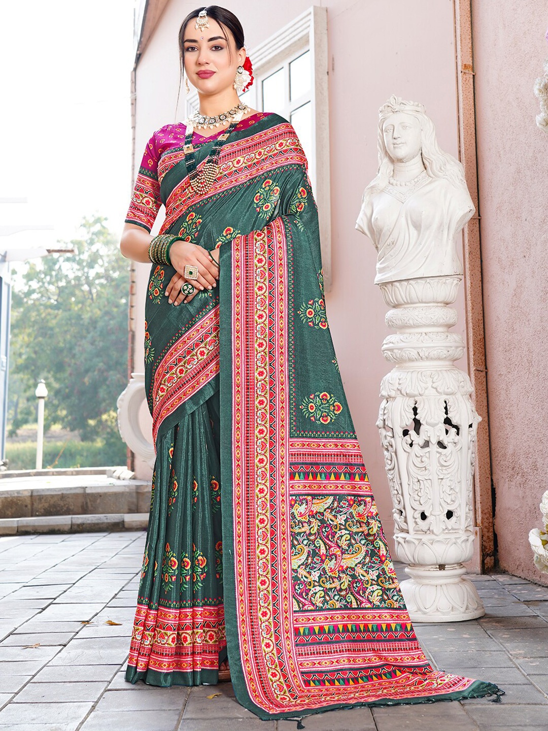 

Anouk Rustic Ethnic Motif Printed Saree, Green