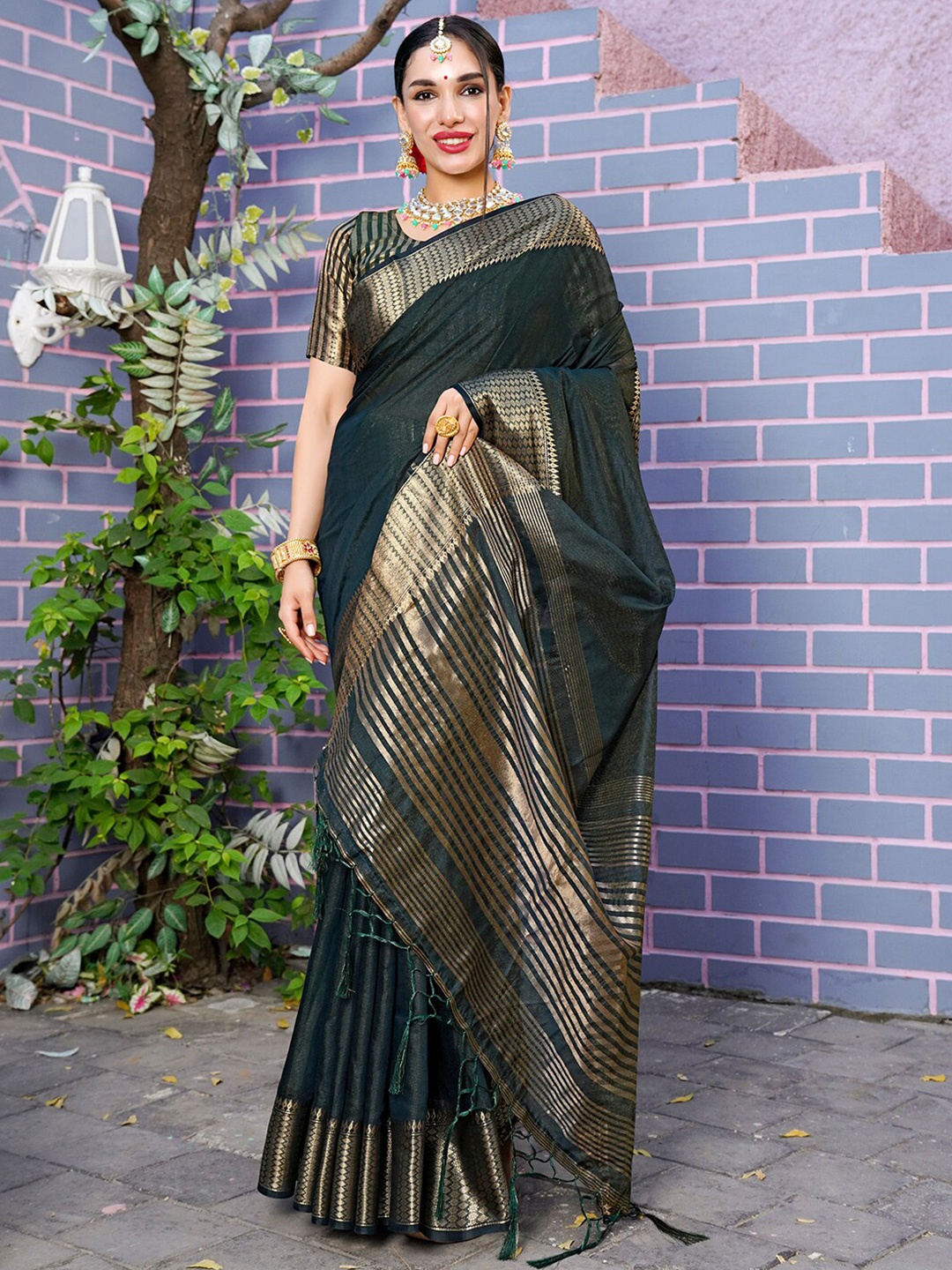 

Anouk Rustic Woven Design Zari Organza Saree, Green