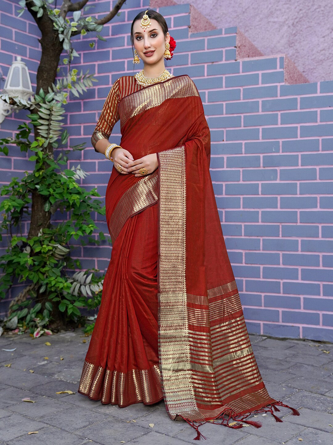 

Anouk Rustic Woven Design Organza Saree, Red