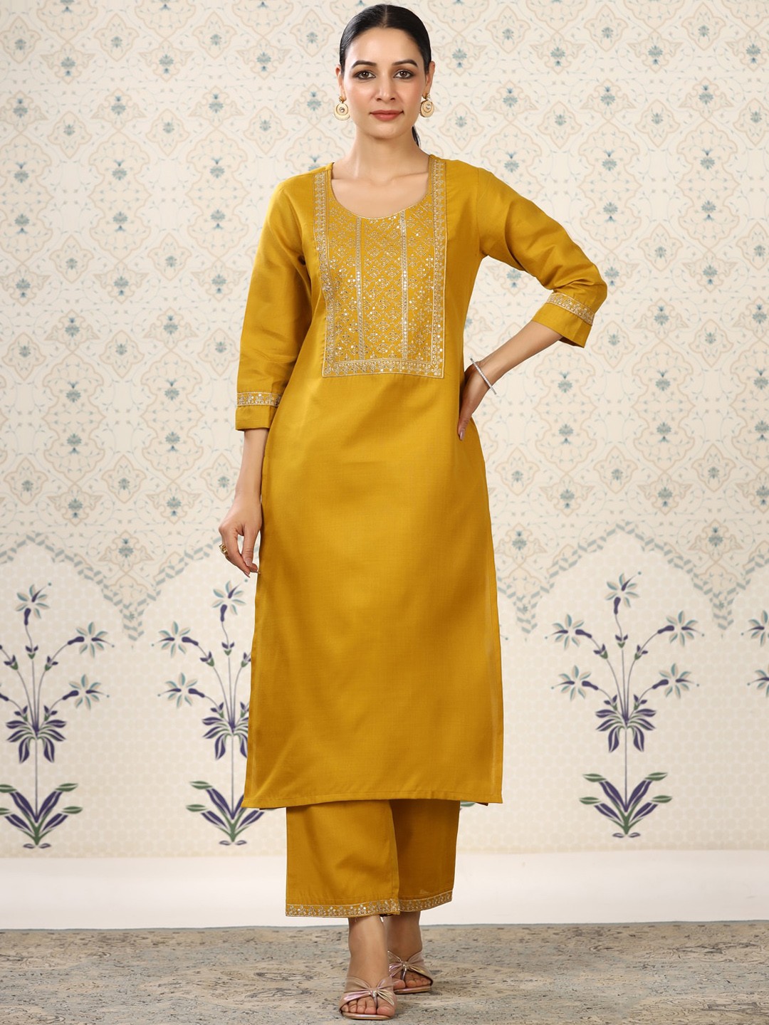 

Ode by House of Pataudi Yoke Design Regular Kurta with Trouser, Yellow