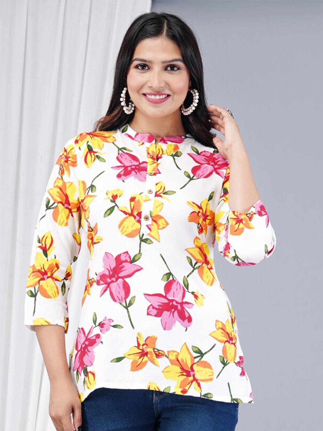 

BAESD Floral Printed Mandarin Collar Shirt Style Top, White