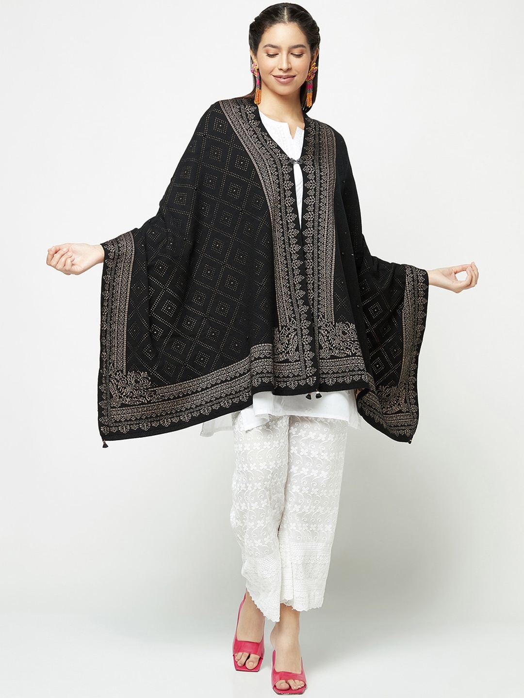 

Knitstudio Geometric Knitted Front Closure Stole, Black