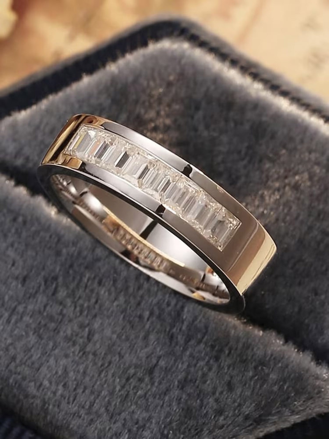 

VIEN Sliver -Plated Stainless Steel Cubic Zirconia Studded Finger Rings, Silver