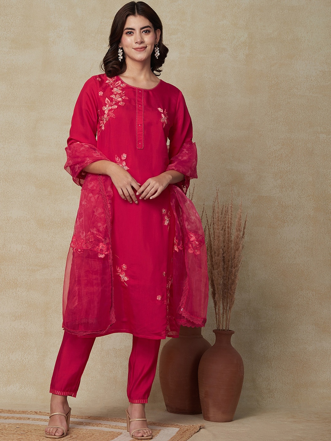 

FASHOR Floral Embroidered Regular Kurta with Trousers & With Dupatta, Pink