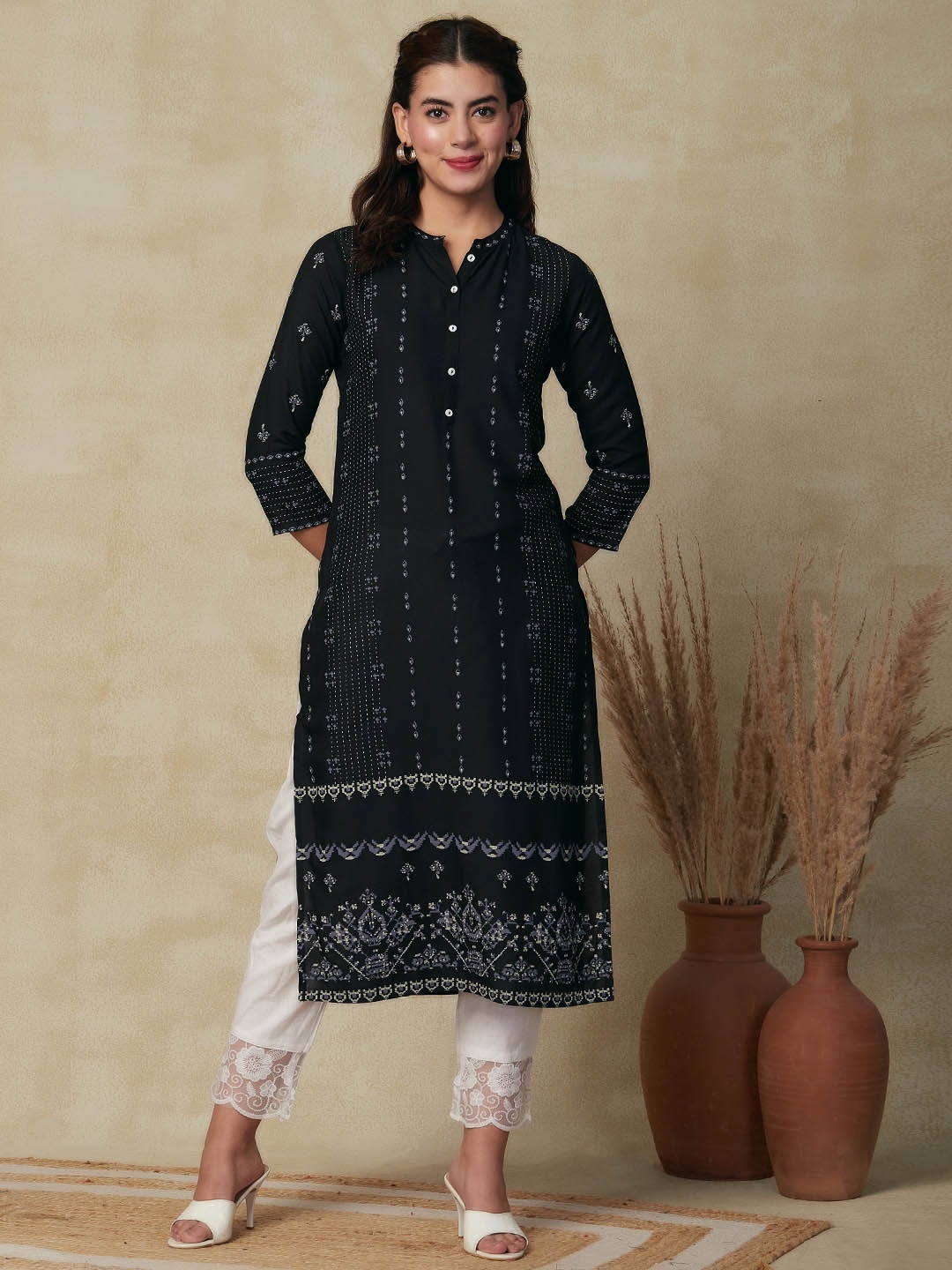 

FASHOR Ethnic Motifs Printed Mandarin Collar Straight Kurta, Black