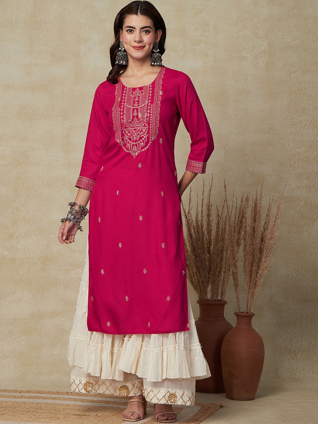 

FASHOR Ethnic Motifs Embroidered Straight Kurta, Pink