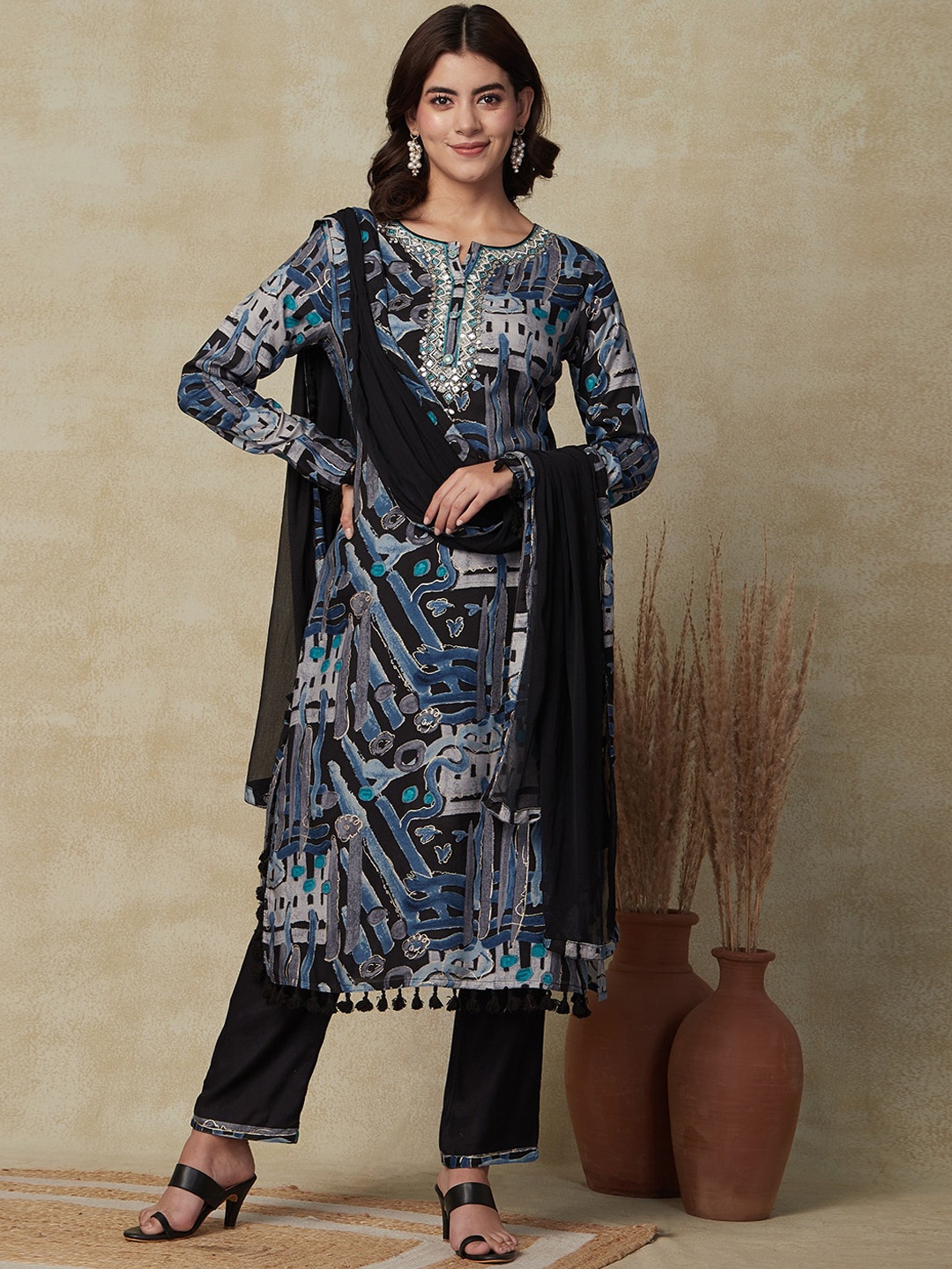 

FASHOR Blue Abstract Printed Regular Straight Kurta & Trousers With Dupatta