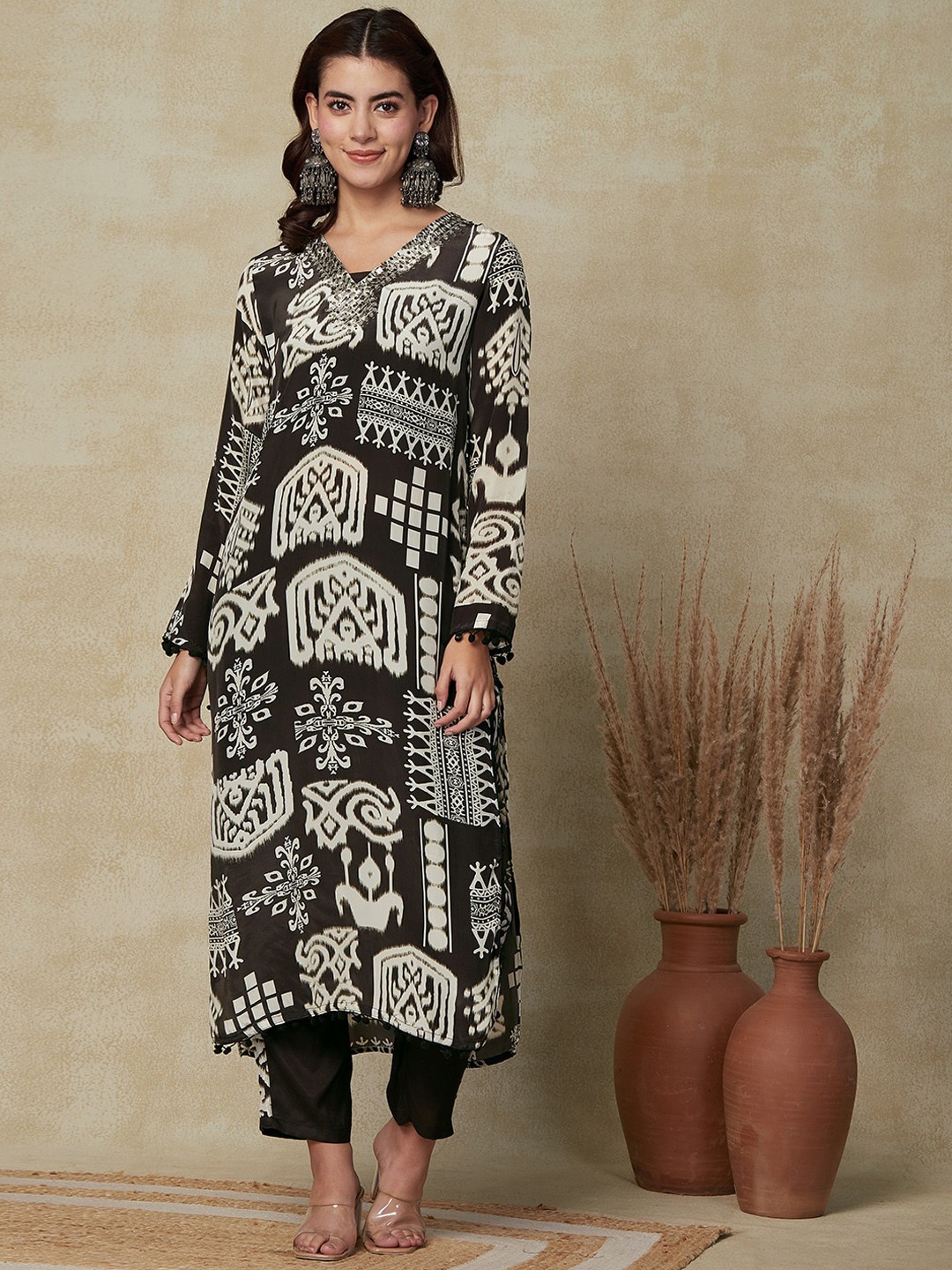 

FASHOR Tribal Printed V-Neck Sequinned Straight Kurta with Trousers, Black