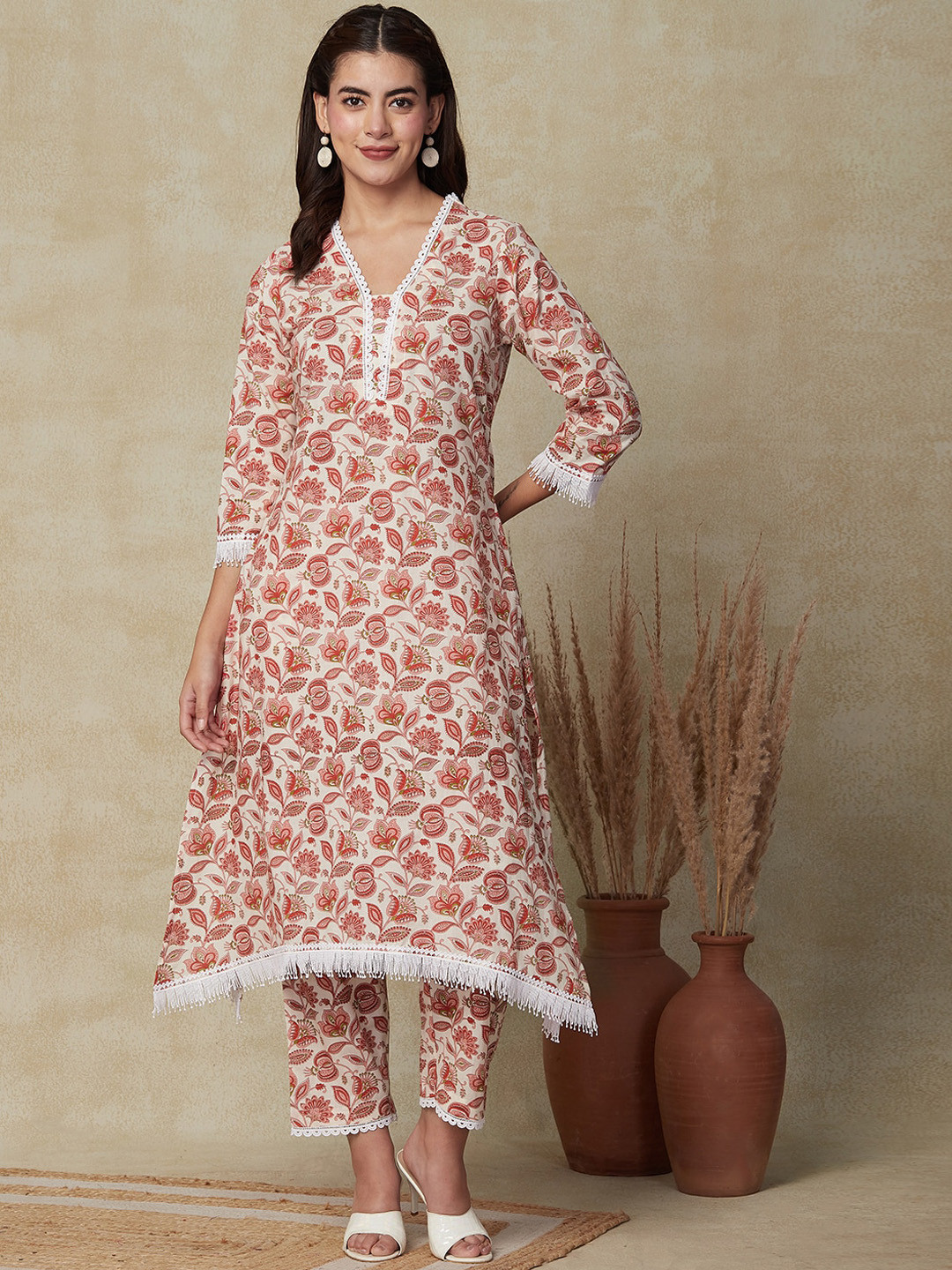 

FASHOR Floral Printed Regular Pure Cotton Kurta With Trousers, Off white