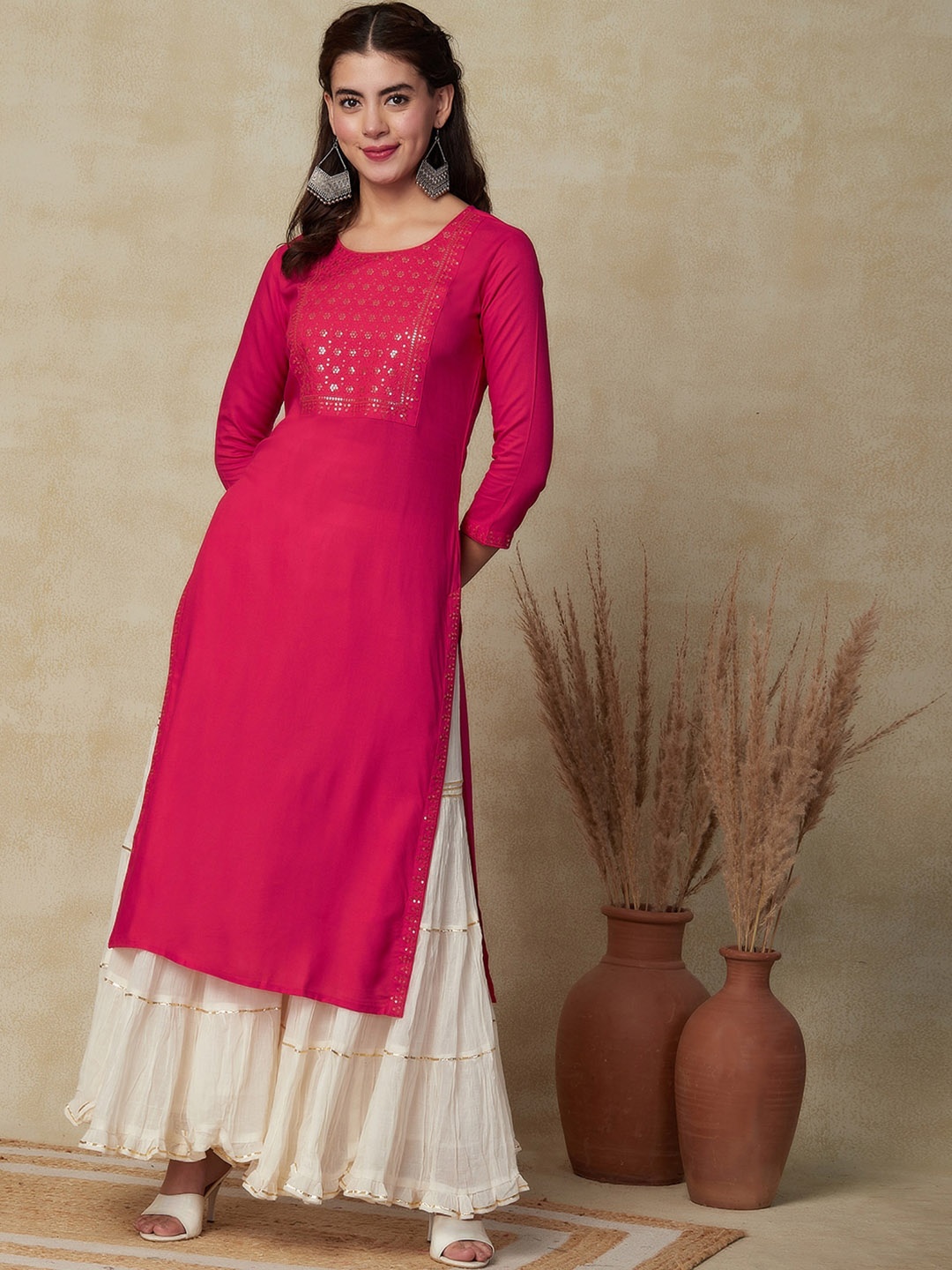 

FASHOR Ethnic Motifs Yoke Designed Regular Sequinned Straight Kurta, Pink