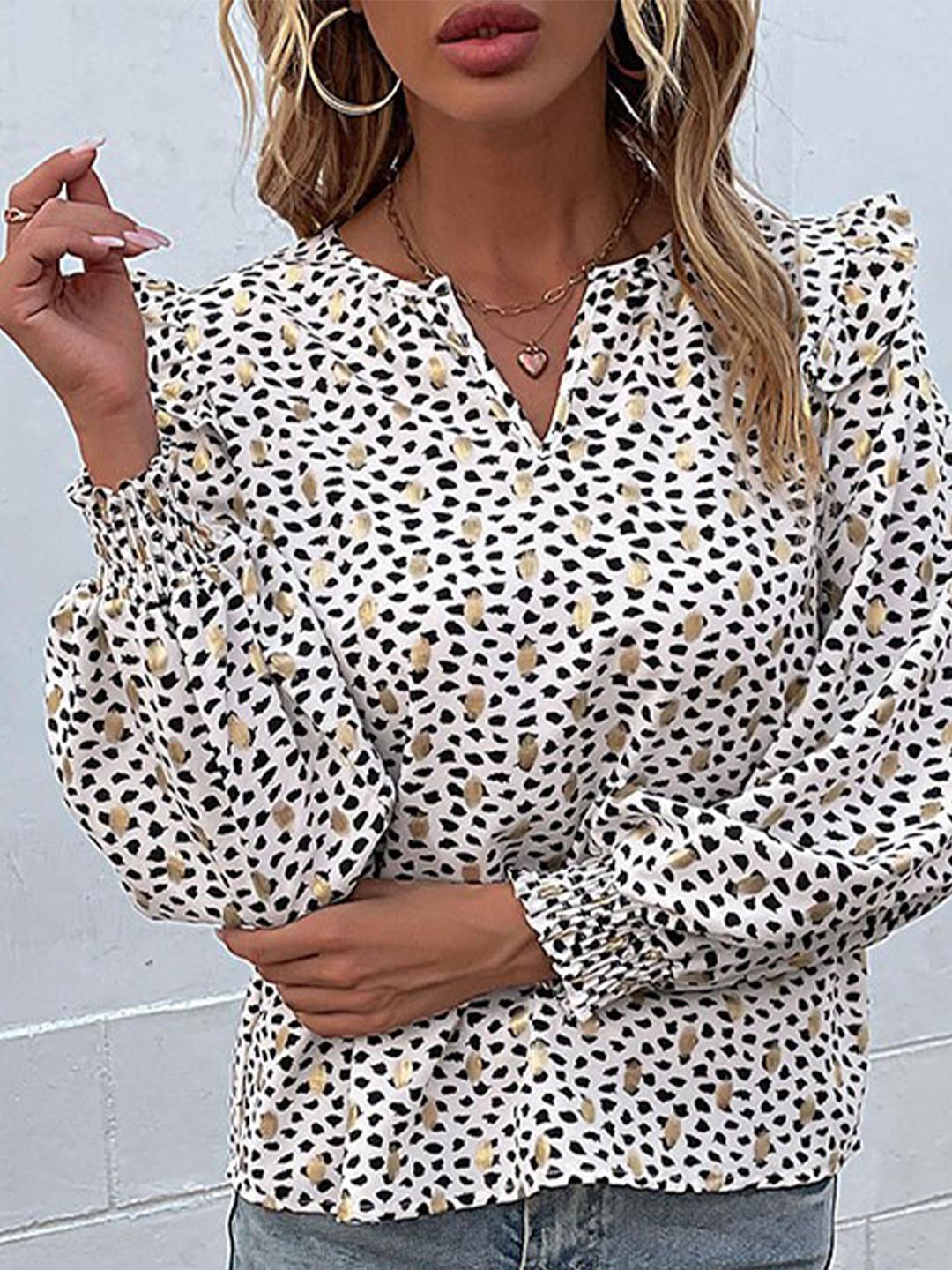 

StyleCast White & Black Abstract Printed Puff Sleeves Regular Top