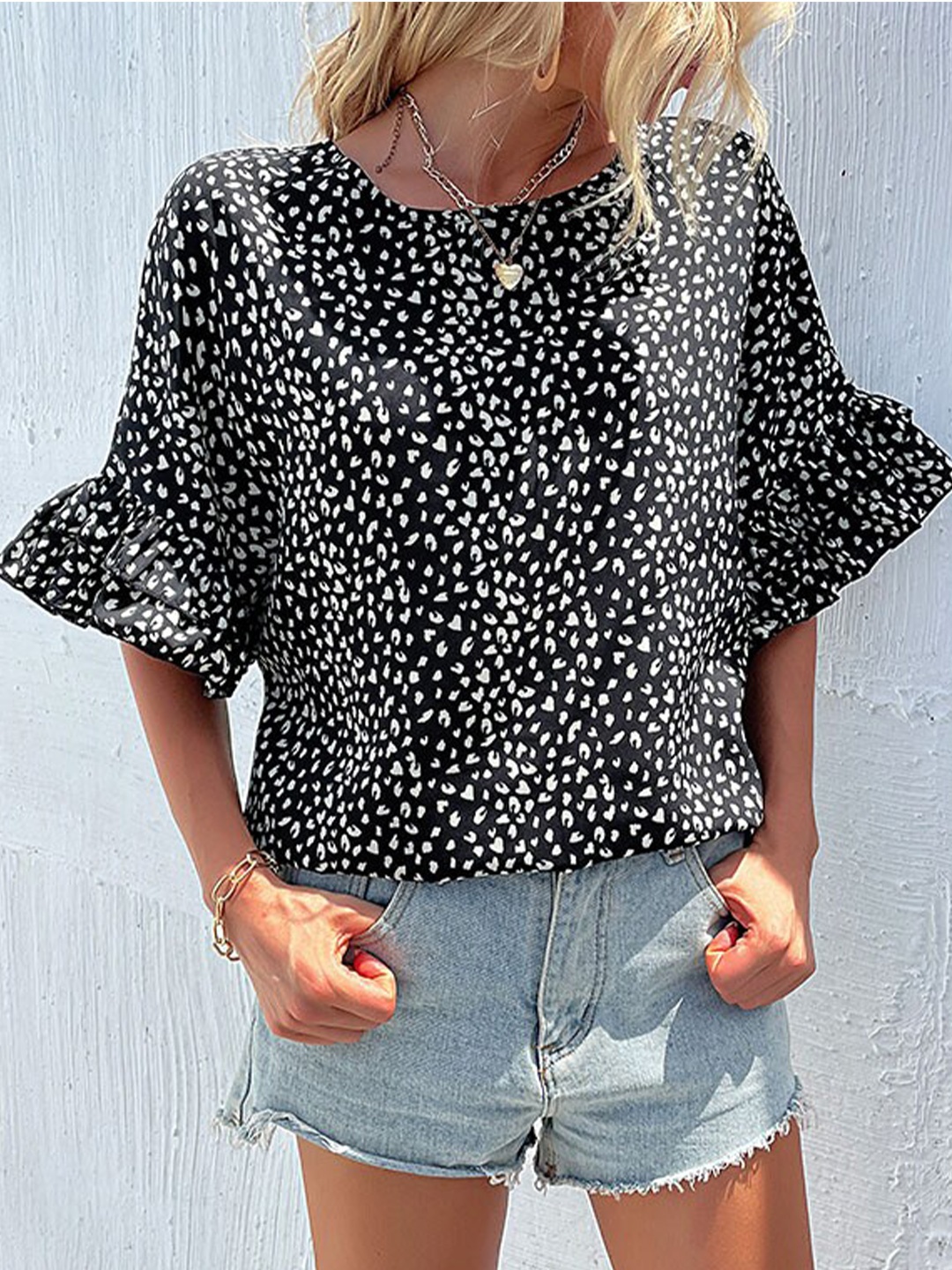 

StyleCast Black & White Abstract Printed Bell Sleeves Regular Top