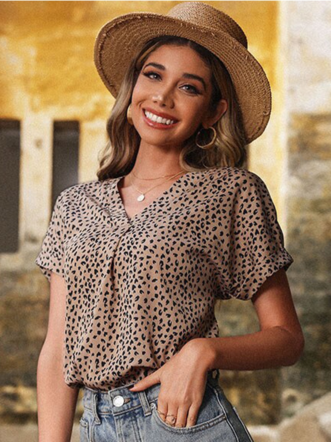 

StyleCast Khaki Abstract Printed Extended Sleeves Top