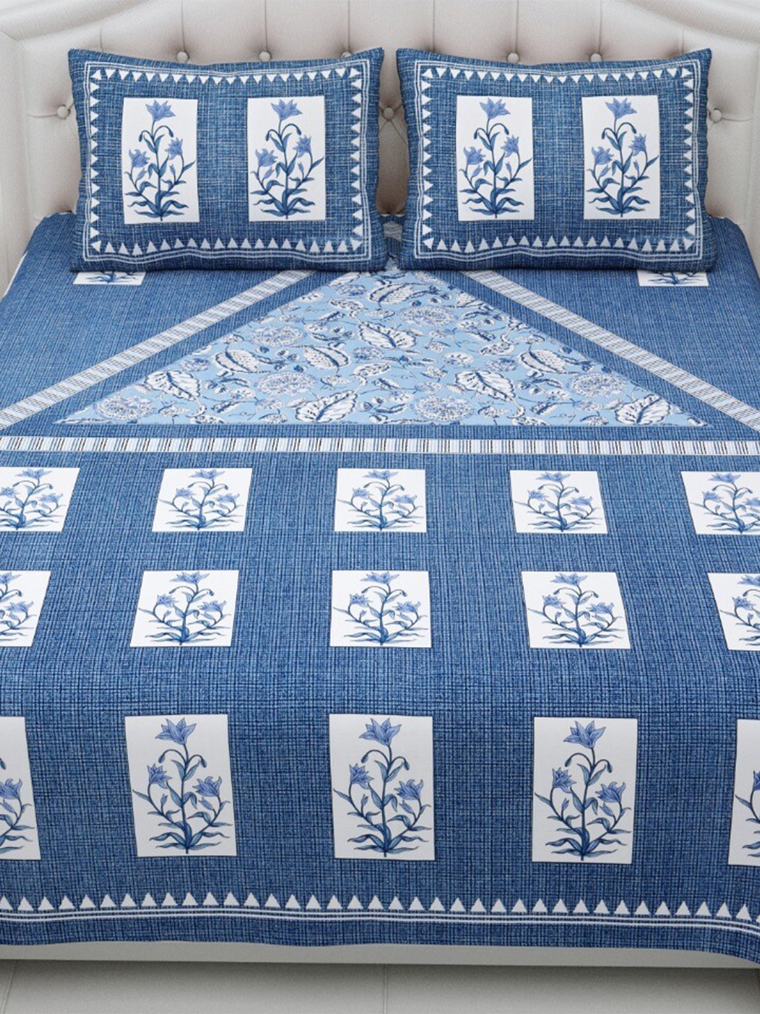 

Qfab Blue Floral 144 TC King Bedsheet with 2 Pillow Covers