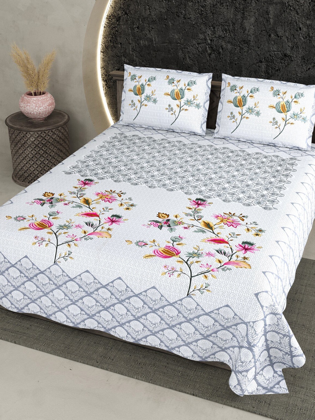

Qfab White & Grey Floral Cotton 144 TC King Bedsheet With 2 Pillow Covers