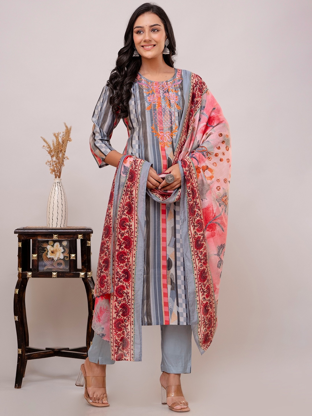 

Kohsh Printed Thread Work Kurta With Trousers & Dupatta, Grey