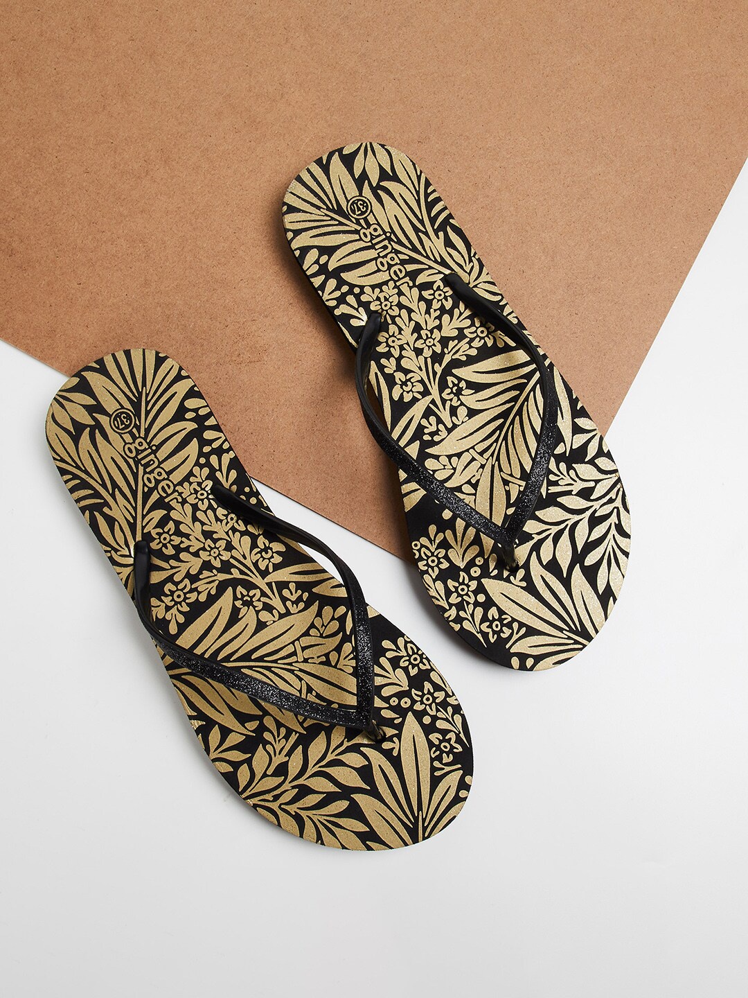 

Ginger by Lifestyle Women Printed Rubber Thong Flip-Flops, Black