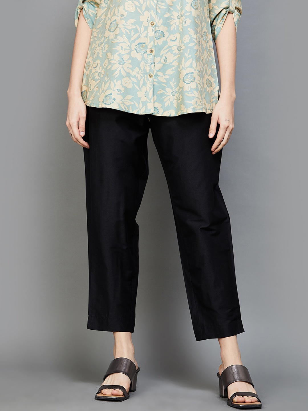 

Melange by Lifestyle Women Mid-Rise Cropped Regular Trousers, Black