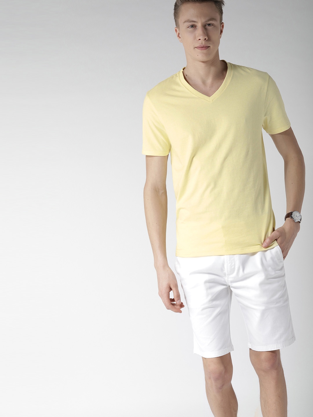 

Levis Men Yellow Solid V-Neck T-shirt