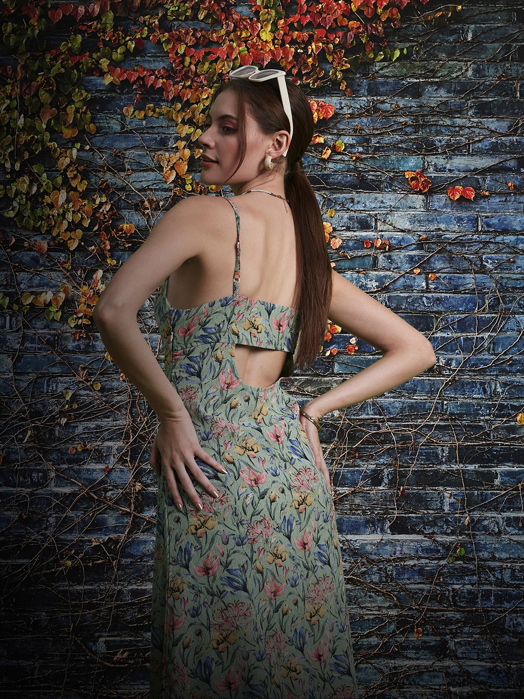 

DressBerry Green Floral Printed Chiffon A-Line Midi Dress