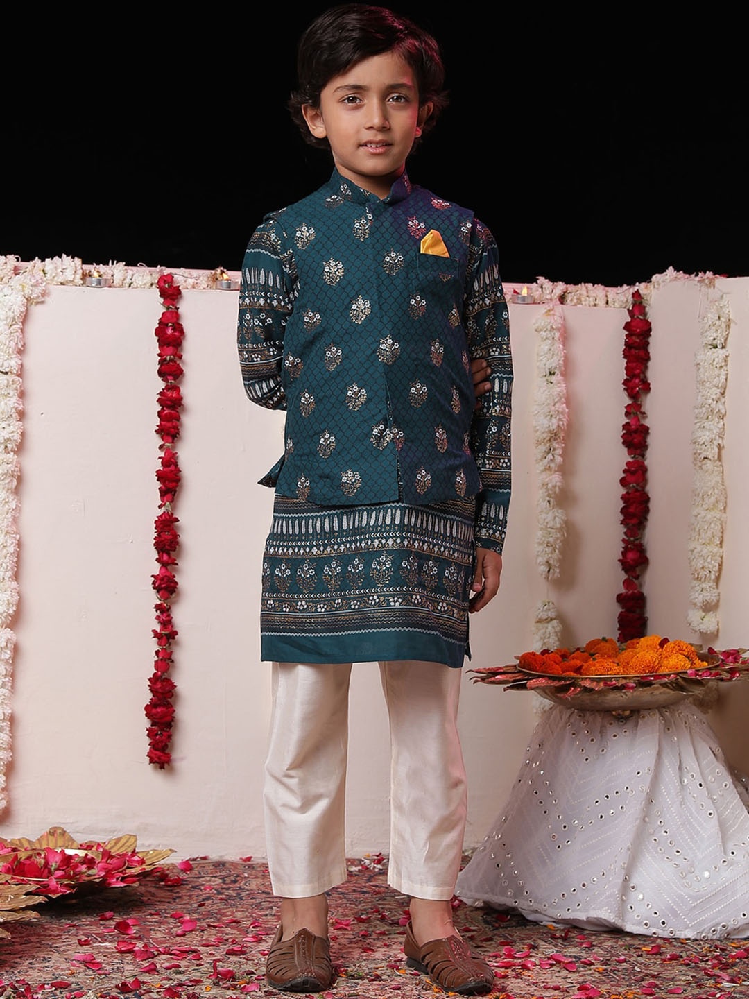 

VASTRAMAY Boys FloralPrinted Kurta with Pyjamas & Nehru Jacket, Turquoise blue