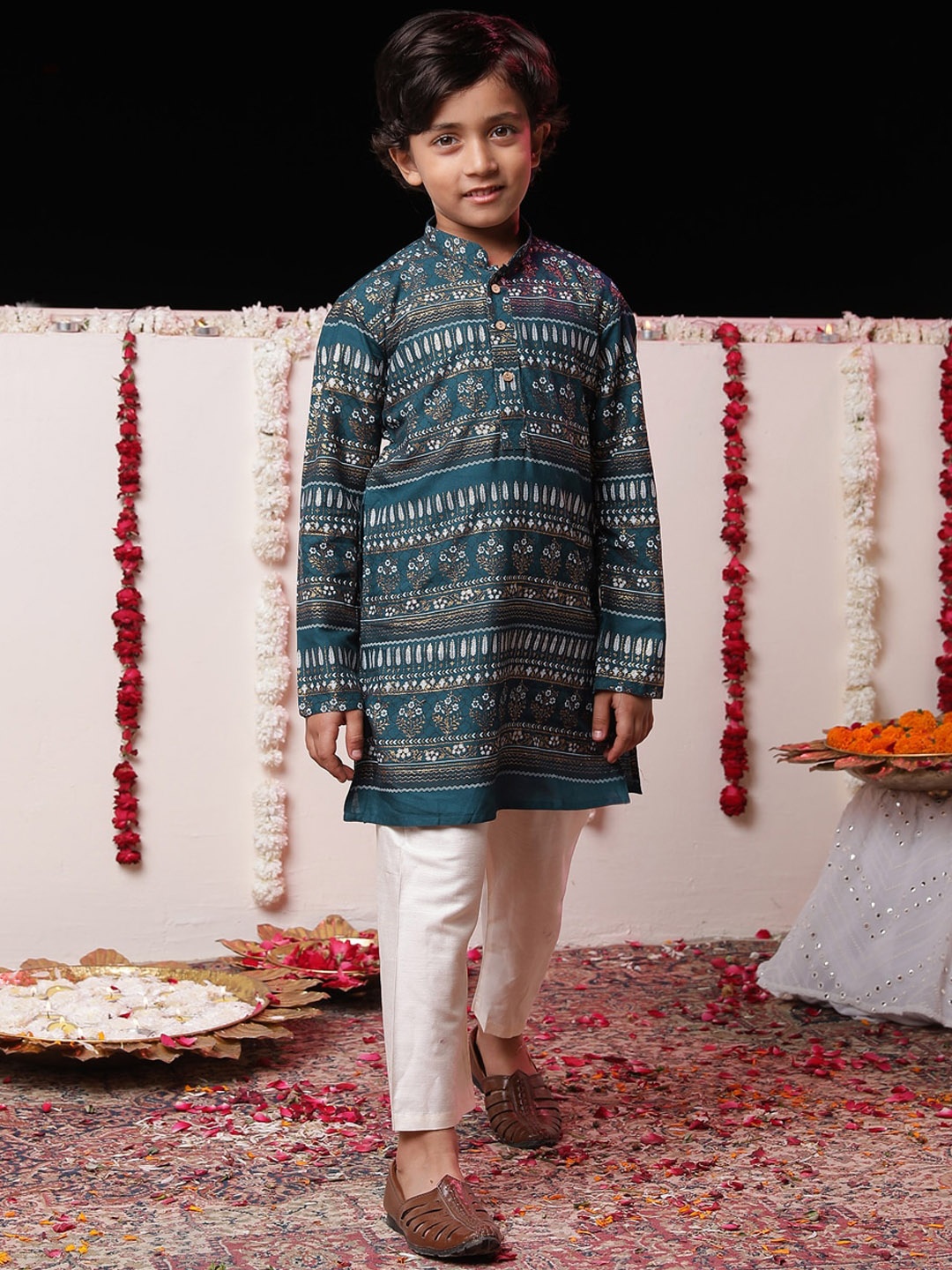 

VASTRAMAY Boys Floral Printed Kurta with Pyjamas, Turquoise blue