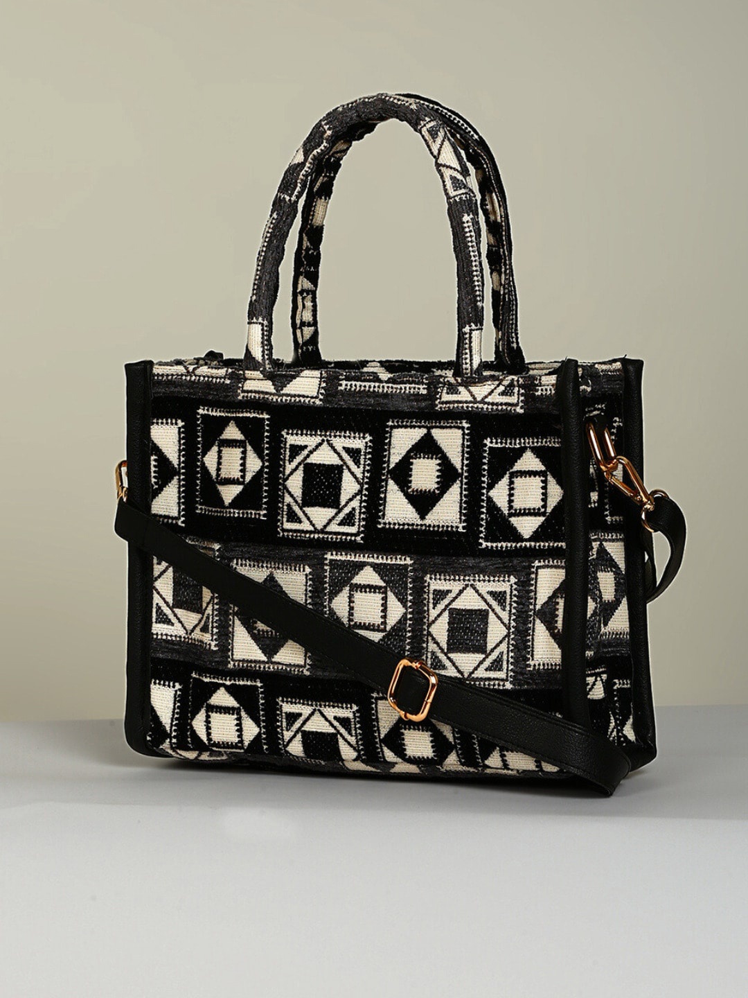 

DEEBACO Geometric Printed Structured Fabric Handheld Bag, Black
