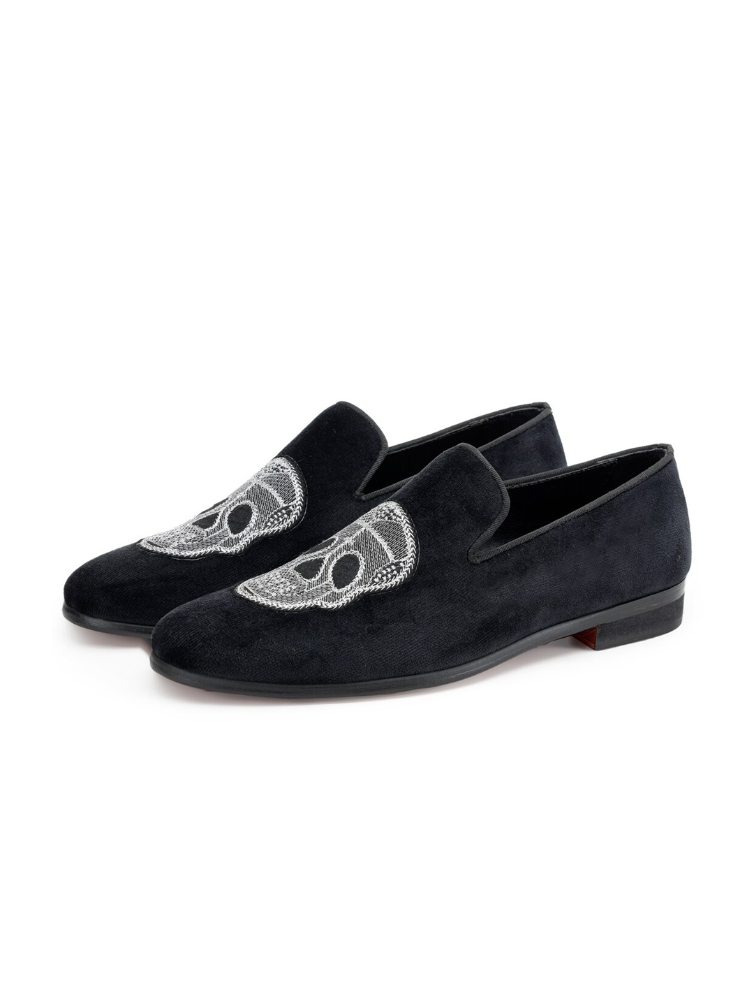 

SHUTIQ Men SUGAR SKULL Embroidered Velvet Mojaris, Black