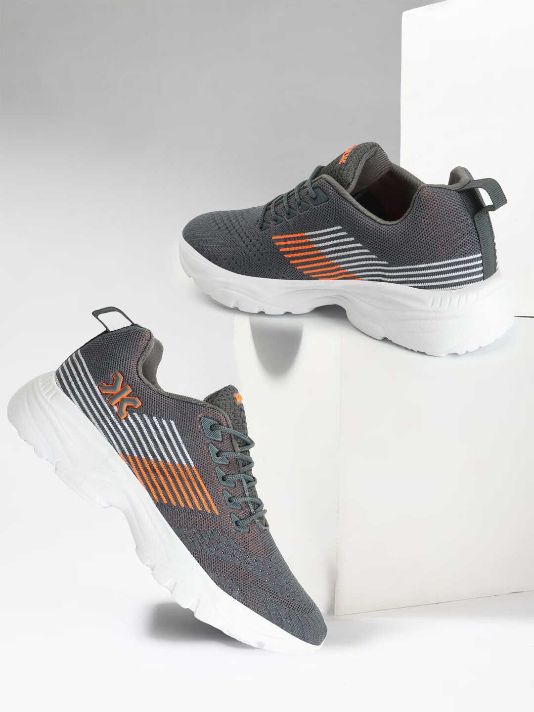 

Killer Men Flyknit Textile Running Shoes, Grey