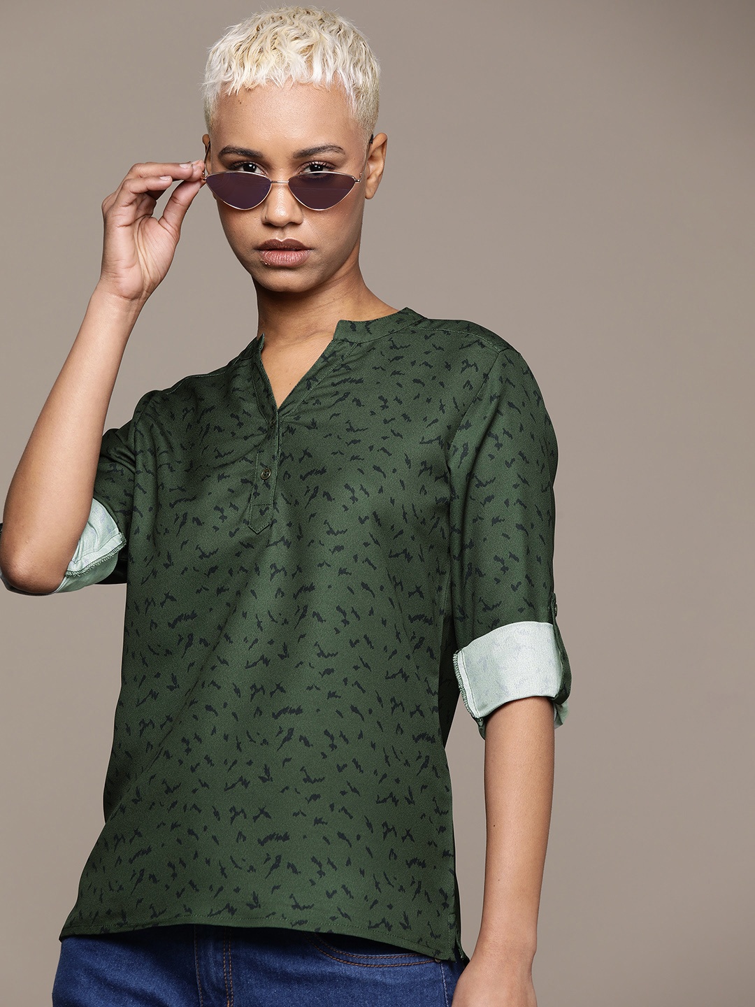 

Roadster Printed Mandarin Collar Roll-Up Sleeves Shirt Style Top, Green