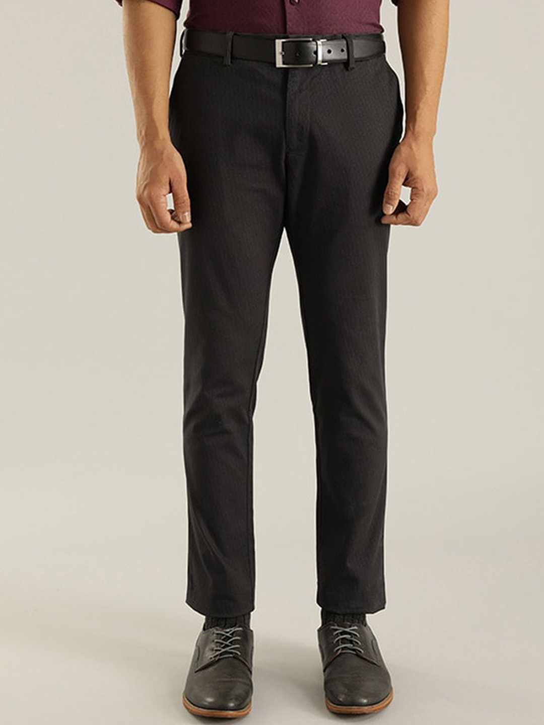 

Indian Terrain Men Urban Tapered Fit Chinos, Grey