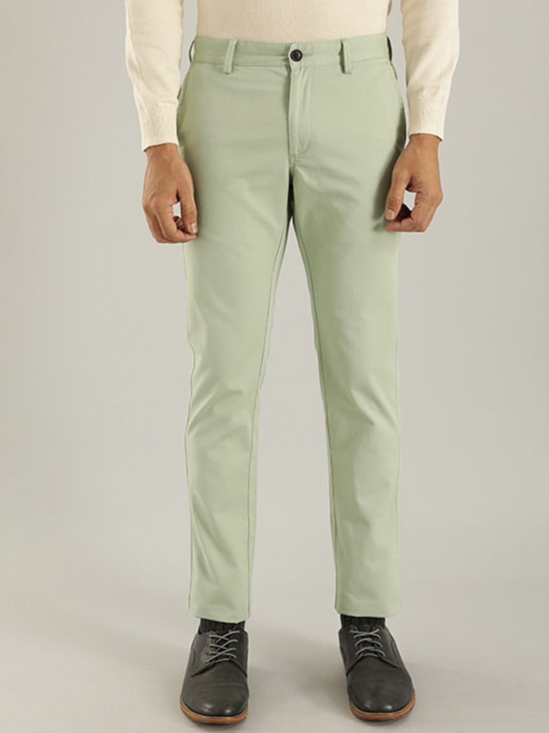 

Indian Terrain Men Brooklyn Mid-Rise Chinos Trousers, Green