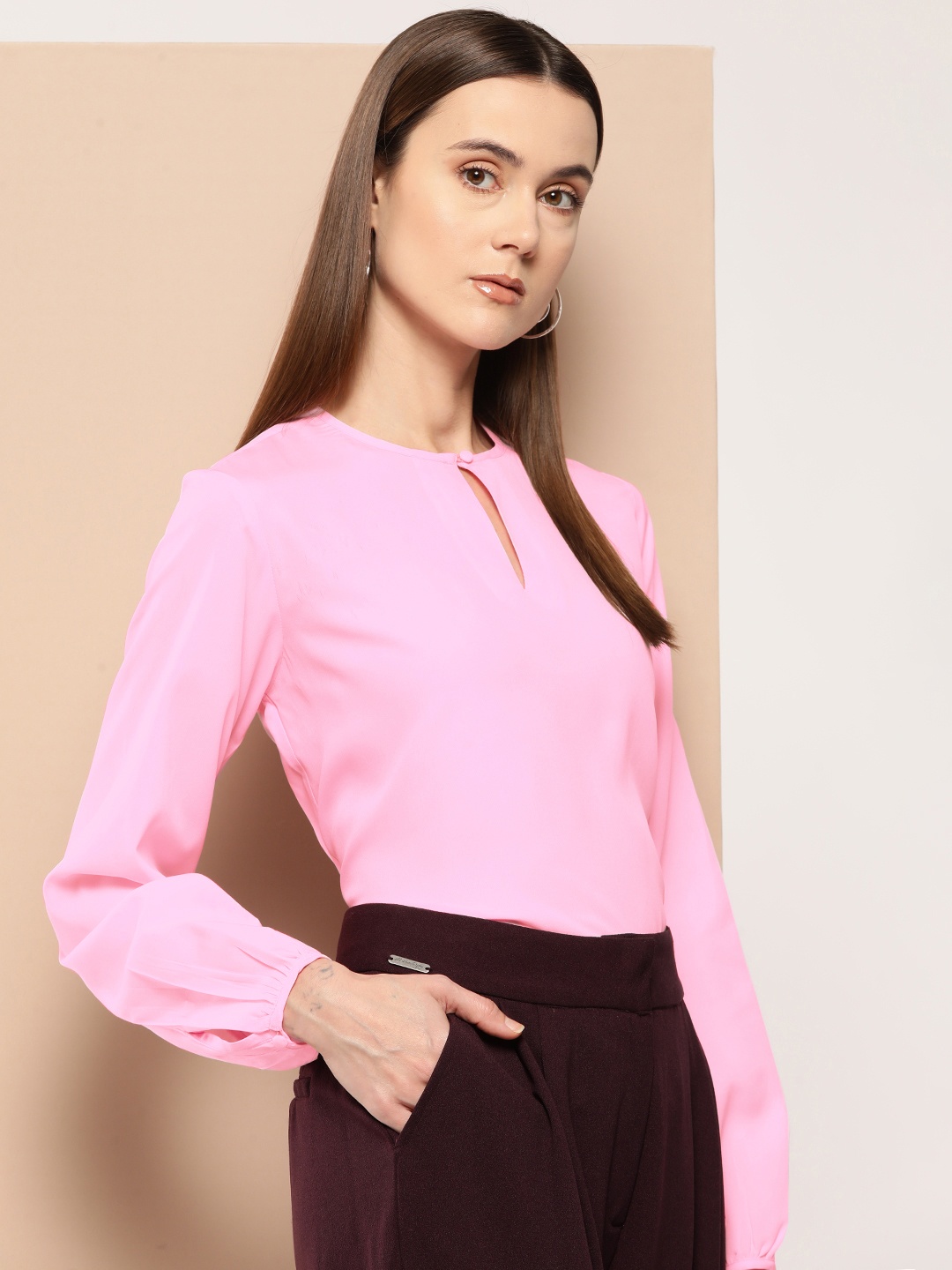 

INVICTUS Keyhole Neck Puff Sleeve Top, Pink