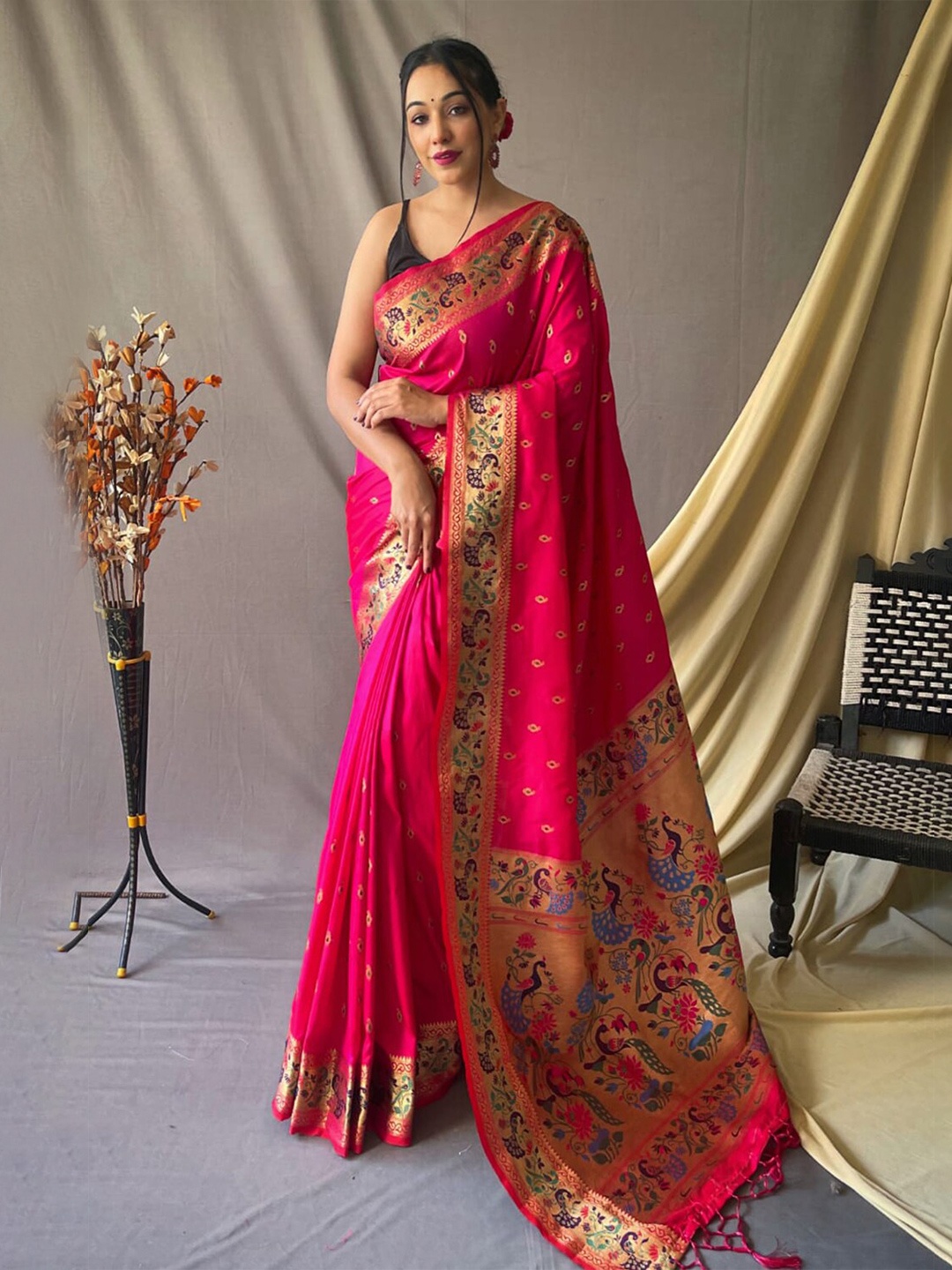

DEVATITHI Ethnic Motifs Woven Design Paithani Saree, Pink