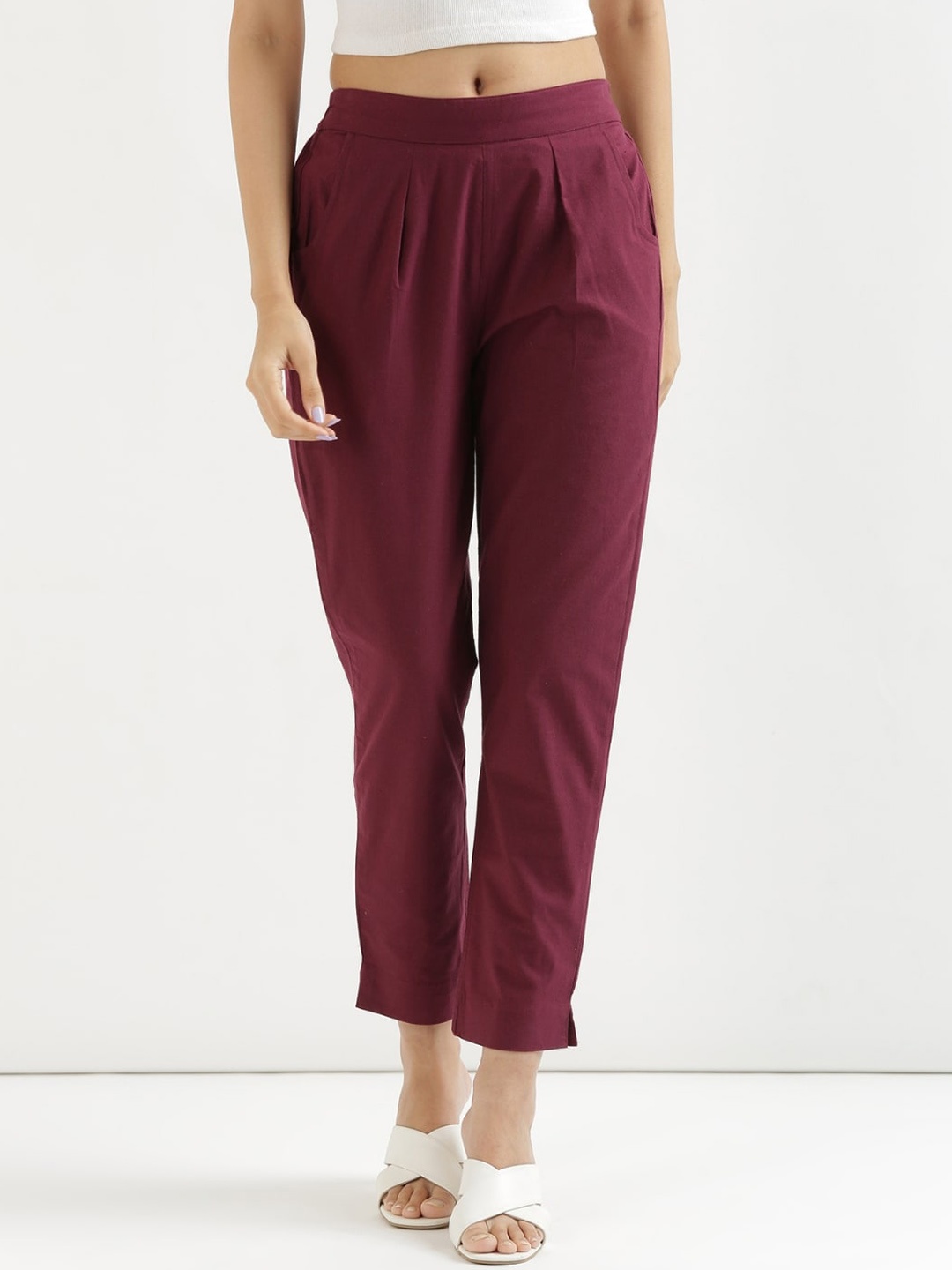 

SAADAA Women Mid-Rise Cropped Cotton Pant Trousers, Burgundy