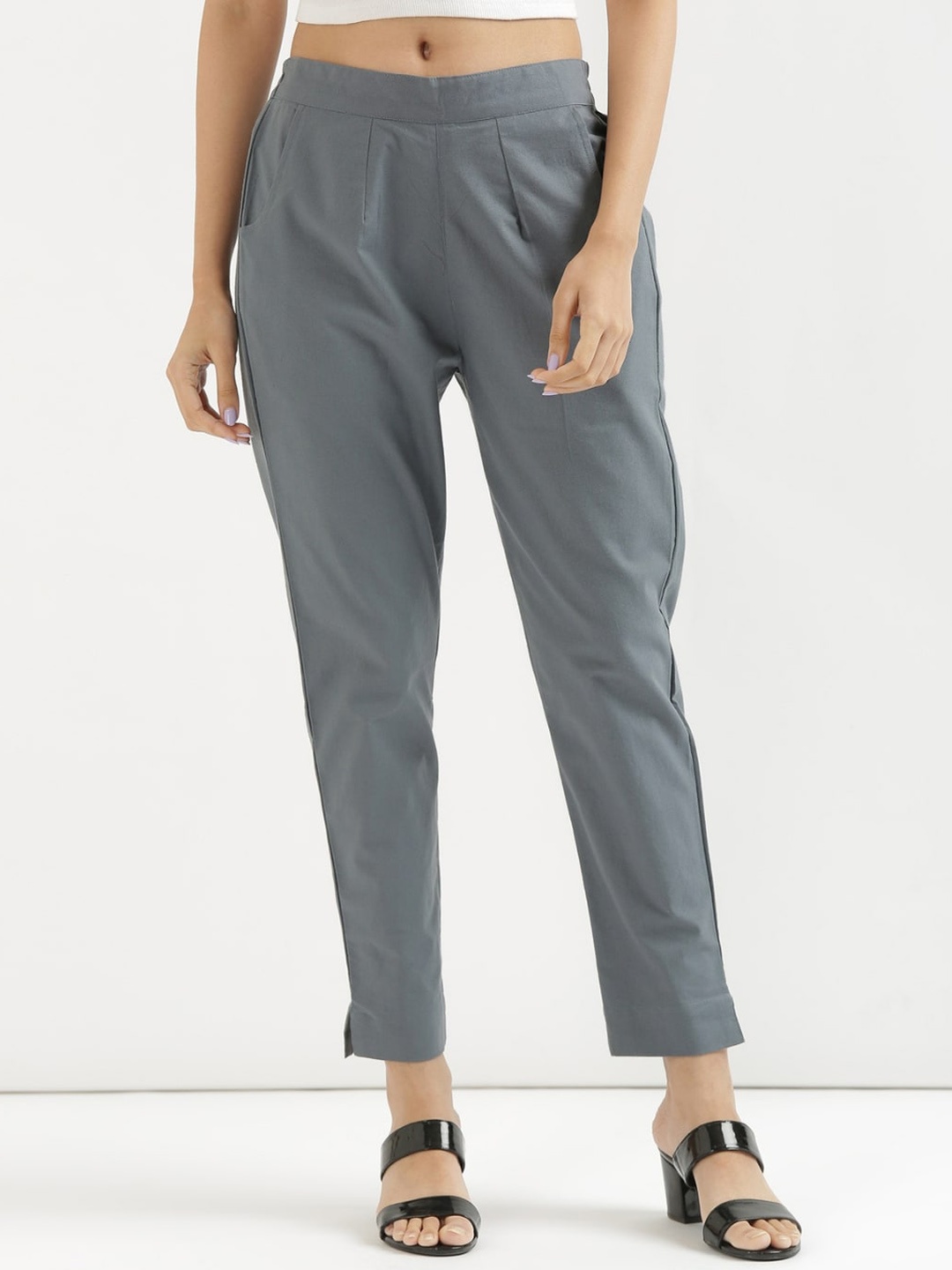 

SAADAA Women Mid-Rise Cropped Cotton Pant Trousers, Grey