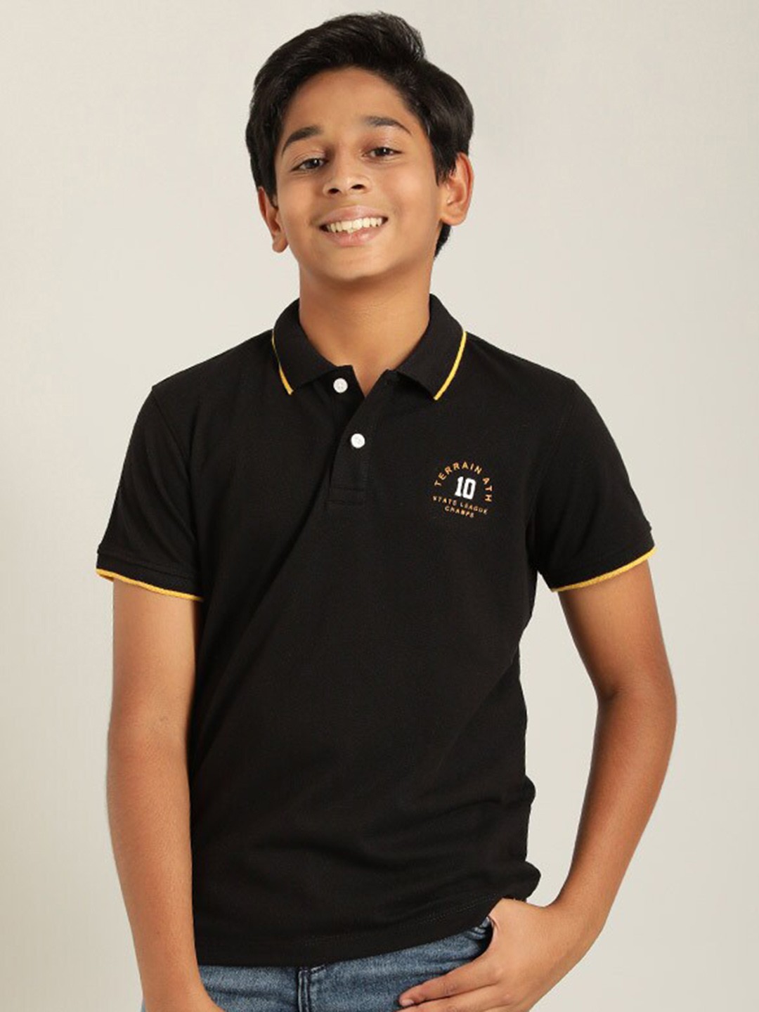 

Indian Terrain Boys Polo Collar T-shirt, Black